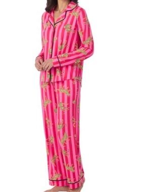 NEW WITH TAGS-Room Service Shawl Collar Leopard Stripe Notch Collar Pajama Set M